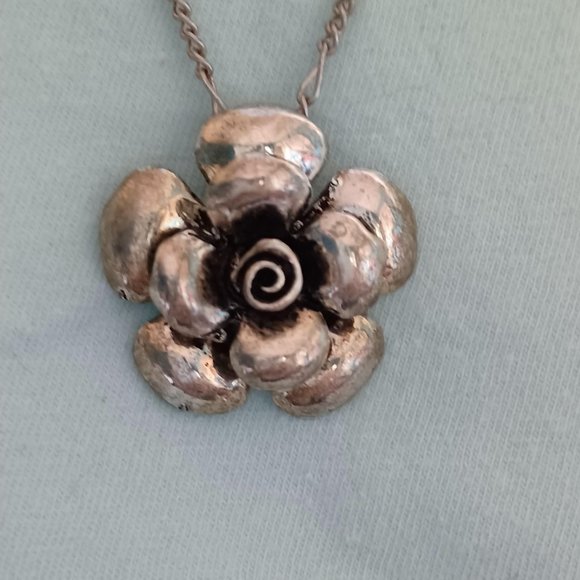 Silver Rose Necklace - Picture 1 of 3